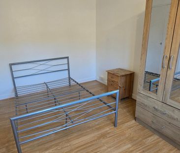 2 Bed Terraced House, Franklin Street, E3 - Photo 3