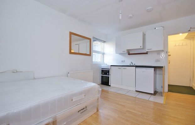 Studio to rent - Photo 1