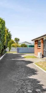 Tidy three bedroom - Photo 4