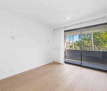 Spacious Renovated 3 Bedroom Townhouse in the Heart of Neutral Bay - Photo 4