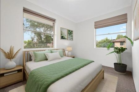 Well maintained| Bright| Spacious Two Bedroom In Ultra Convenient Location - Photo 5