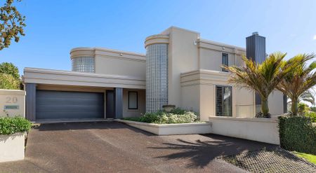 Coastal Prestige Living in a Blue-Chip Takapuna Address - Photo 3