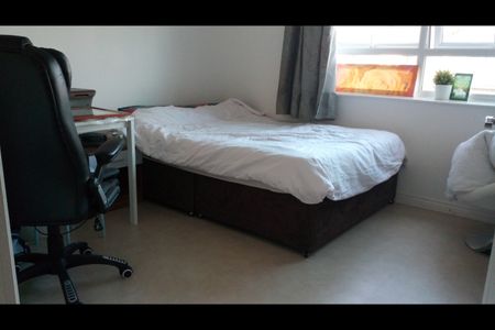 2 Bed Flat, Sydenham Road, CR0 - Photo 2