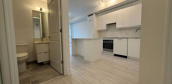 Hurontario/Elm Dr-New Luxury 1Bd+Den - Photo 2