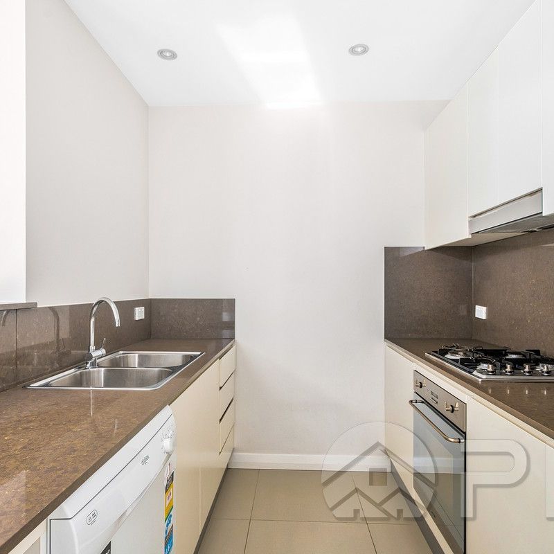 Top Level Spectacular Modern Apartment For Lease Now! - Photo 1