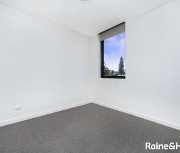 Stylish and modern living in a lively and vibrant environment - Photo 4