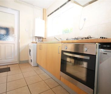 Spring Rise, Egham, Surrey, TW20 9PP - Photo 1