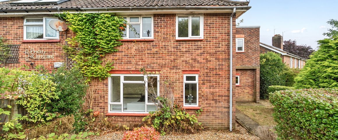 6 bedroom semi-detached house to rent - Photo 1