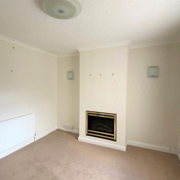 2 bedroom semi-detached bungalow to rent - Photo 1