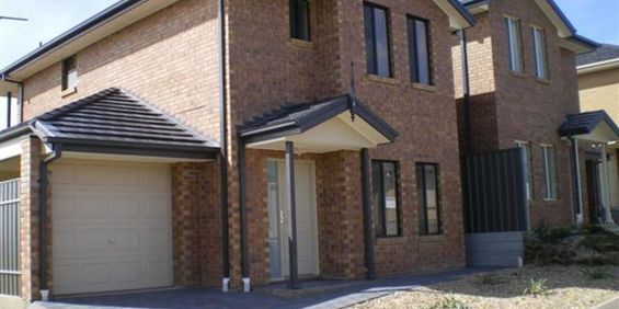 Modern 3-Bedroom Townhouse with Garage & Great Features - Photo 3