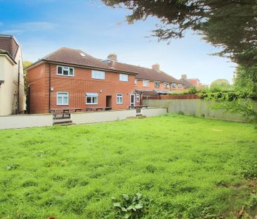 3 bedroom flat to rent - Photo 3