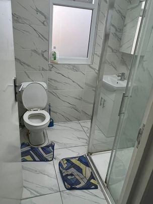 Room in a Shared House, Lodge Road, CR0 - Photo 1