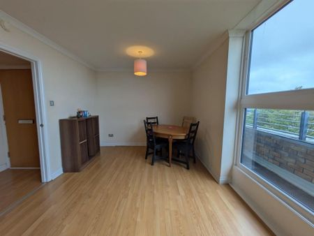 3 bedroom flat to rent - Photo 2