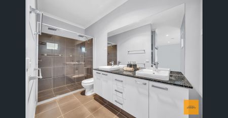 Family Entertainer! - Photo 2