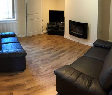 4 bedroom terraced house to rent - Photo 1