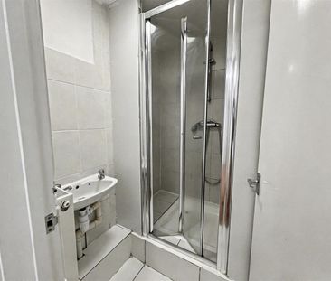 1 Bedroom Flat / Apartment to let - Photo 4