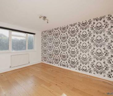 2 bedroom property to rent in Worcester Park - Photo 3