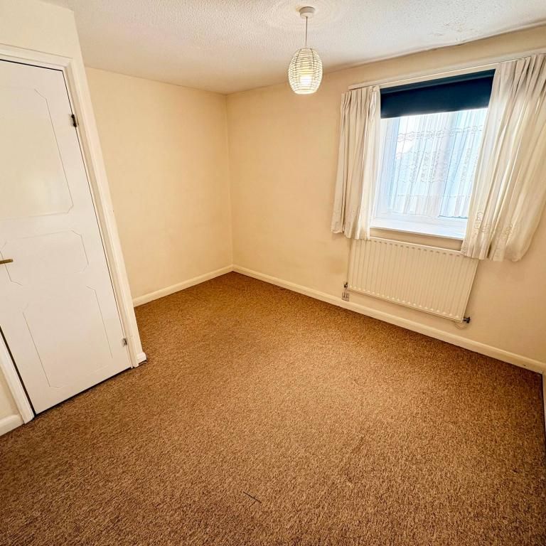 2 bedroom semi-detached house to rent - Photo 1