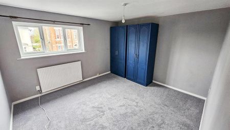 2 bedroom end of terrace house to rent - Photo 2