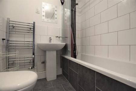 4 Bedroom Student Home - Henry Court (Near City Centre) - Photo 5