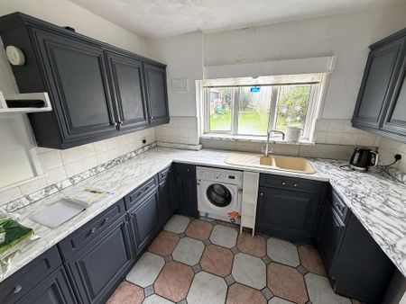 3 bedroom semi-detached house to rent - Photo 3