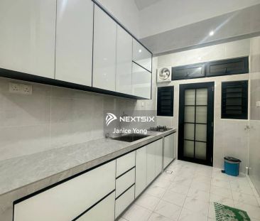 Bandar Baru Permas Jaya - Photo 1
