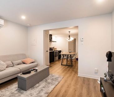 3½ Moderne à Longueuil – Rénové, climatisé, WiFi inclus - Photo 2