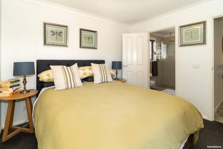 SPACIOUS TOWNHOUSE IN A PEACEFUL LOCATION - Photo 3