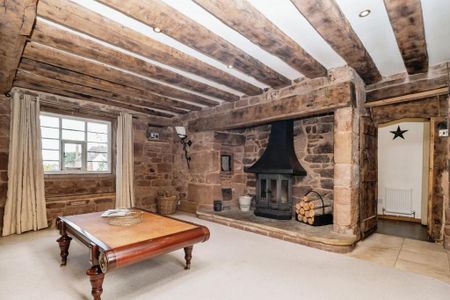 4 bedroom character property to rent - Photo 2