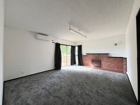 Newly Renovated 3 Bedroom in Manukau - Photo 3