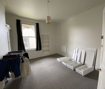 4 Bedroom City Rise Flat - Available for 2026 - Photo 2