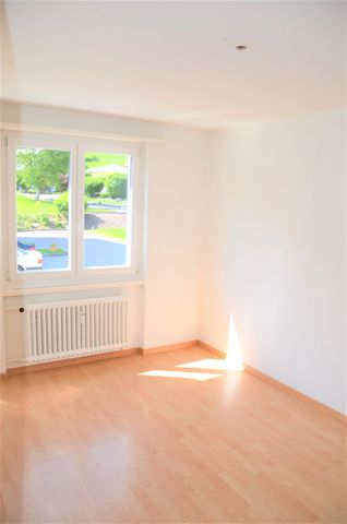 "3.5-Zimmer-Erdgeschosswohnung mit Balkon an zentraler Lage" - Foto 5