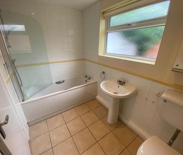 2 bedroom semi-detached house to rent - Photo 5