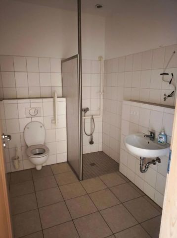 Wohnheim oder Handwerkerwohnungen, Altenpflege - Photo 3