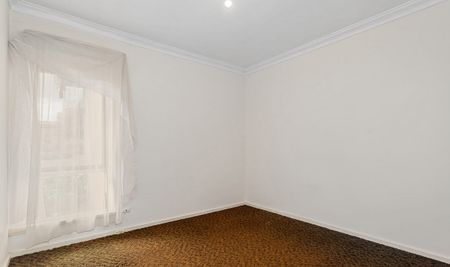 LOCATION LOCATION! - Photo 5
