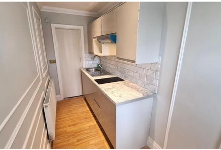 Studio Flat, Powys Lane, N14 - Photo 3