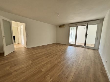 Location Appartement 2 pièces 56m² NICE 06200 - Photo 2