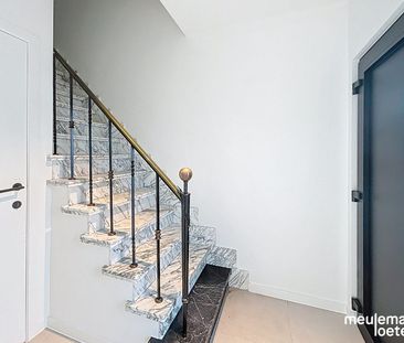 Instapklare woning met tuin en ruime garage - Foto 2