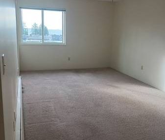 2 Bedroom available now at Ridgemont Apartments - Cat Friendly! - Photo 1