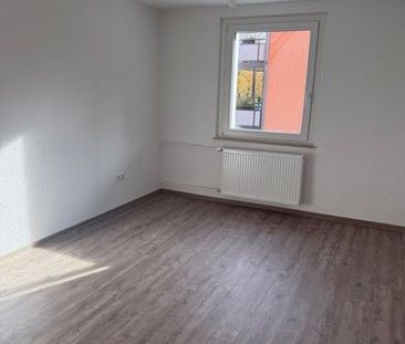 Frisch renoviert: zentrale 2-Zimmer-Wohnung - Photo 1