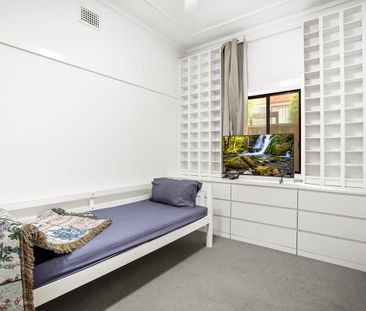 Rare Four-Bedroom Home in a Prime Five Dock Location - Photo 3