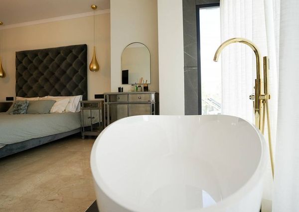 6 bedroom luxury Villa for rent in Benahavís, Spain