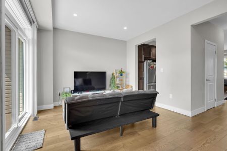 For Lease - 1960 Dalmagarry Road Unit# 212, London North, Ontario - Photo 3