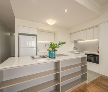 TOP LEVEL UNIT IN CENTRAL GLADSTONE - Photo 4