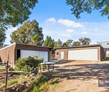 Convenient Living in the Heart of Flora Hill - Photo 5