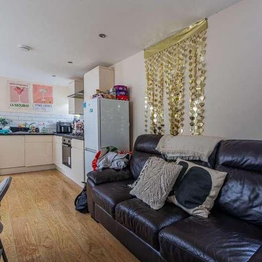 The Walk, Roath, CF24 - Photo 1