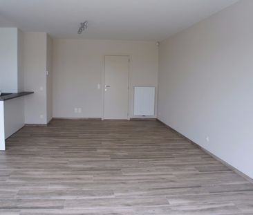 Bijzonder ruime woning met 3 slaapkamers, tuin en garage - Photo 5