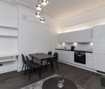 2 Bed Flat, Comeragh Road, W14 - Photo 5