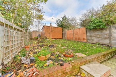 3 bedroom terraced house to rent - Photo 3