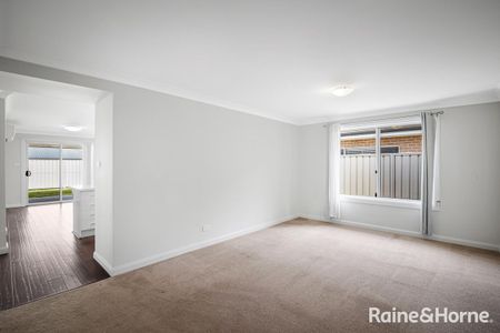 Spacious Family Living in Schofields - Photo 4